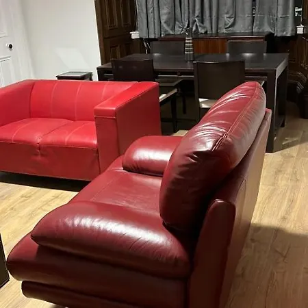 Large 3 Bed Apt Close To City, Ovo Hydro And Ibrox Stadium Glasgow