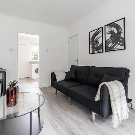 Hébergement de vacances 2 Bdr House By Caledonia Luxe Short Lets & Serviced