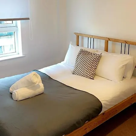 220 Wallace St 2 Bed Apartamento *