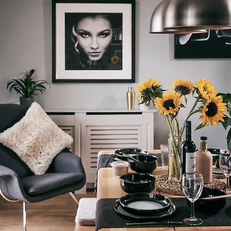 Glasgow, Finnieston Luxury 2 Bed With Parking, E-check In, Hi-fi Apartman Glasgow