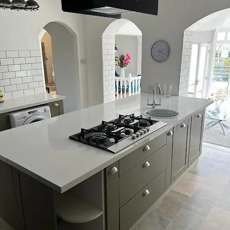 Large Country Mansion In Newton Mearns * Glasgow