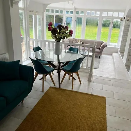 Dom wakacyjny Large Country Mansion In Newton Mearns
