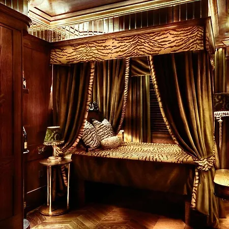House Of Gods Hotel Glasgow