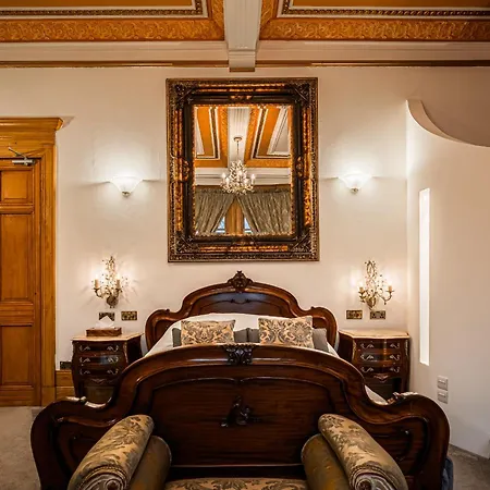 The Alamo Guest house Glasgow