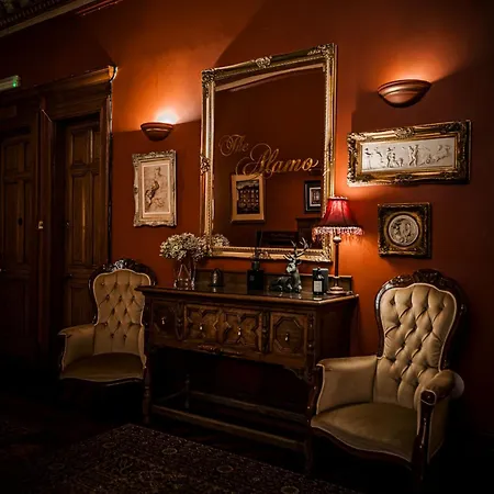 The Alamo 4*