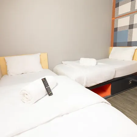 Easyhotel 2*