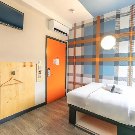 Easyhotel