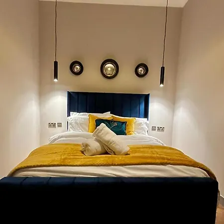 Apartment 1 Bed In West End