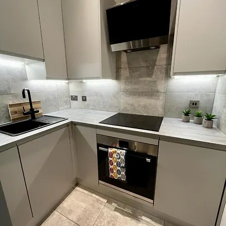1 Bed In West End Apartment Glasgow