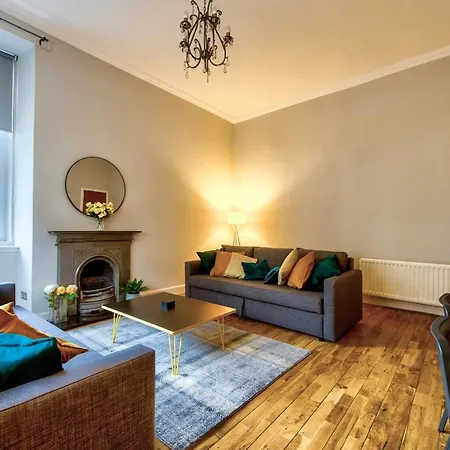 Stylish & Spacious 3 Bedroom In Finnieston, West End *