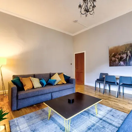 Apartment Stylish & Spacious 3 Bedroom In Finnieston, West End