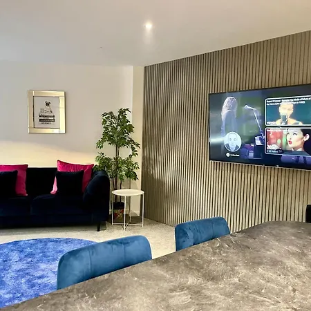 Apartment Glas-go 2 Bedroom 3 Min Walk To Secc Hydro Free Parking Onsite