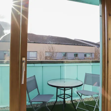 Number1townhouse With Private Balcony & Parking Apartment