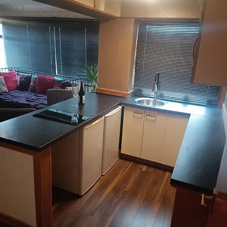 Apartment Open Space In Shawlands *