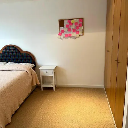 Spacious Queen Bed Centre Penthouse With Balcony - Homeshare - Live In Host Γλασκώβη