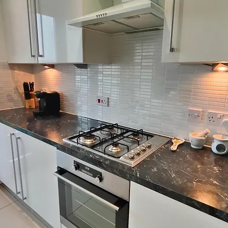 La Casita, Your Away From - Free Parking Apartment *