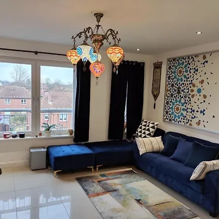 La Casita, Your Away From - Free Parking Glasgow