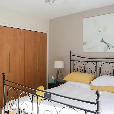 Appartement Number1townhouse With Private Balcony & Parking