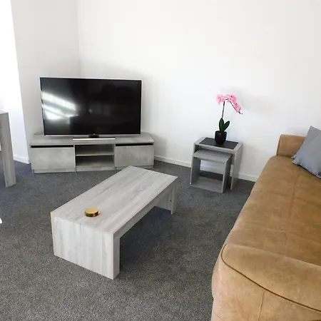 New & Delightful 3 Bed House In East Kilbride