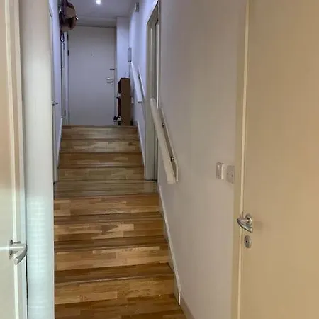 Spacious Flat Next To Station * Glasgow