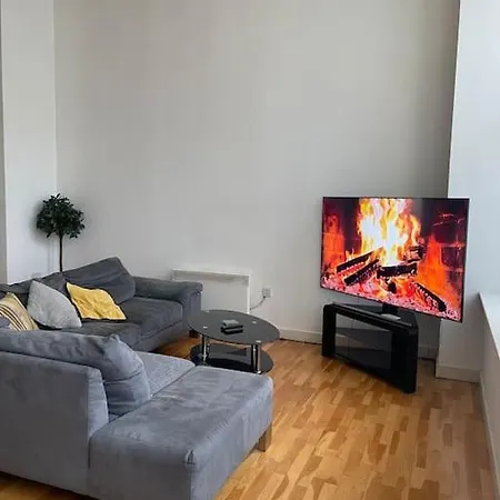 Apartament Spacious Flat Next To Station