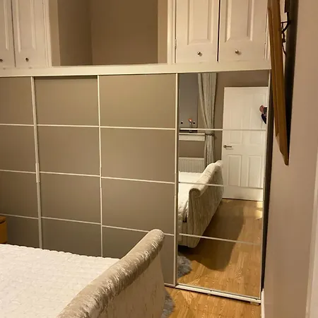 Дом отдыха Cheerful One Bedroom With Parking Space. *