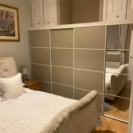 Holiday home Cheerful One Bedroom With Parking Space.