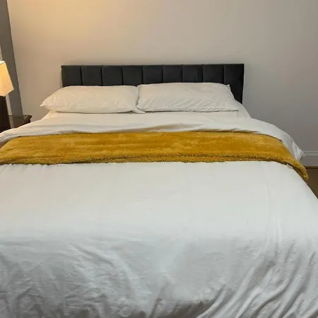 Large 3 Bed Apt Close To City, Ovo Hydro And Ibrox Stadium * Glasgow