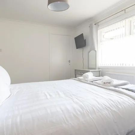 Kirkwood House 2 Bedroom House In Coatbridge * Glasgow