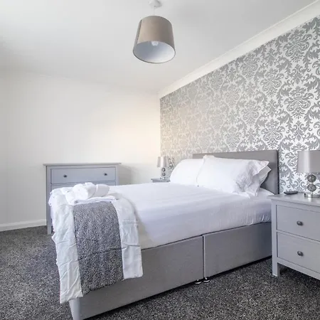 Kirkwood House 2 Bedroom House In Coatbridge * Glasgow