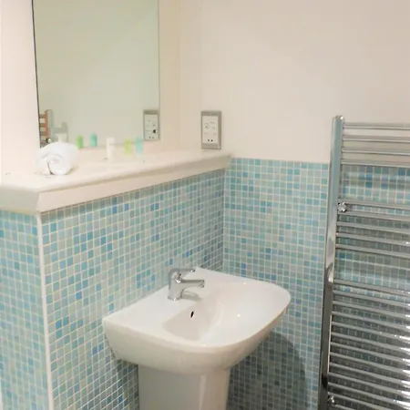 2 Bedroom In The Heart Of The Centre, Perfect Location Daire