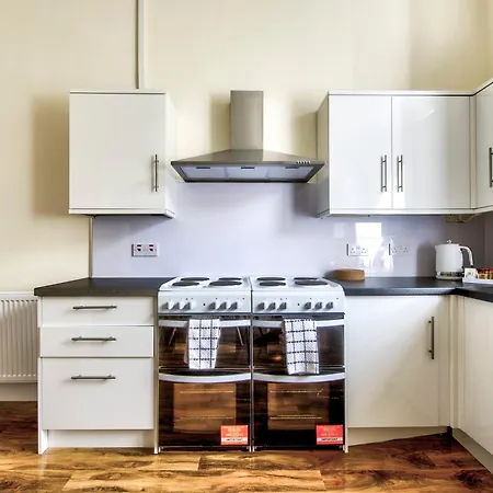 Apartment Stunning 5 Bedroom Apt, Close To Centre, Sec, Hydro And Motorway Glasgow