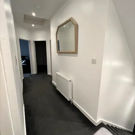 アパート Lovely 2 Bed Close To Silverburn Mall *