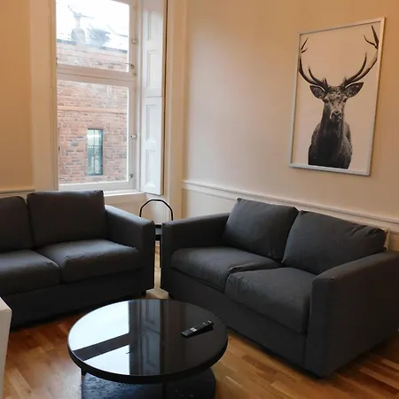 Beautiful 3 Bed In The Centre Lejlighed