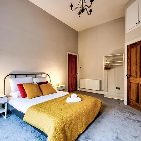 Apartment Stylish & Spacious 3 Bedroom In Finnieston, West End