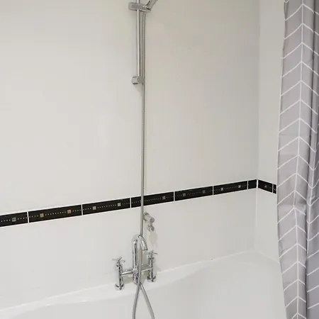 Apartment Number1townhouse With Private Balcony & Parking Glasgow