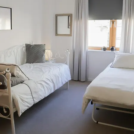 Apartment Number1townhouse With Private Balcony & Parking Glasgow