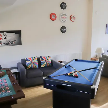 Number1townhouse With Private Balcony & Parking *