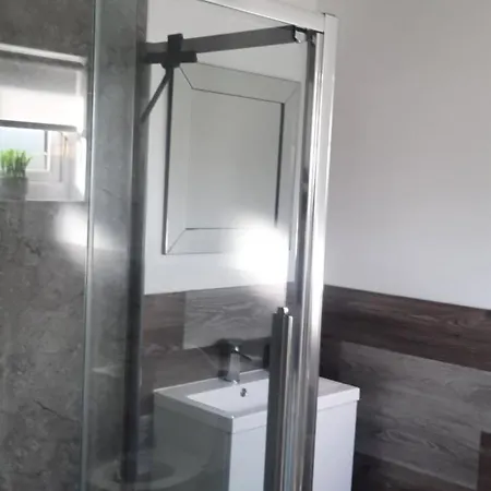 Abernethy 2 Apartment *