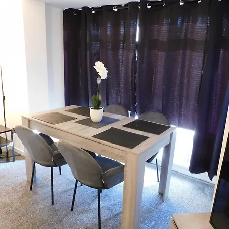 בית נופש No 54 - New & Delightful 3 Bed House In East Kilbride *