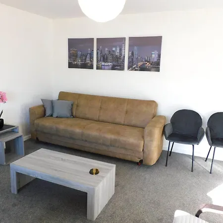 בית נופש No 54 - New & Delightful 3 Bed House In East Kilbride *