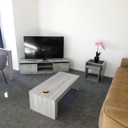 New & Delightful 3 Bed House In East Kilbride