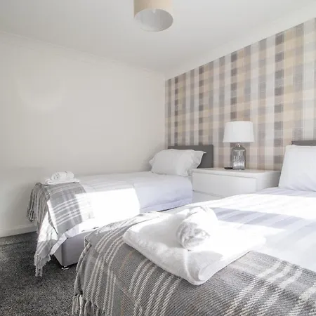 Holiday home Kirkwood House 2 Bedroom House In Coatbridge *
