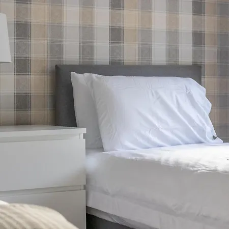 Kirkwood House 2 Bedroom House In Coatbridge