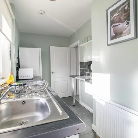 Kirkwood House 2 Bedroom House In Coatbridge * Glasgow
