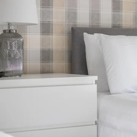 Kirkwood House 2 Bedroom House In Coatbridge