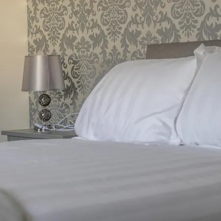 Kirkwood House 2 Bedroom House In Coatbridge * Glasgow