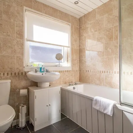 Kirkwood House 2 Bedroom House In Coatbridge Glasgow