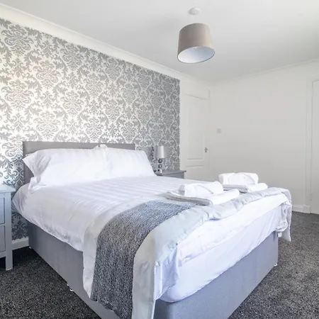 Kirkwood House 2 Bedroom House In Coatbridge * Glasgow