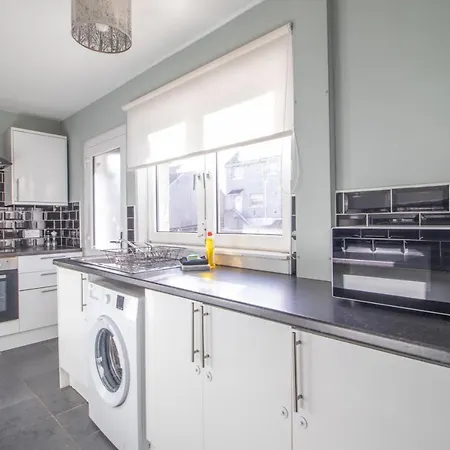 Holiday home Kirkwood House 2 Bedroom House In Coatbridge *